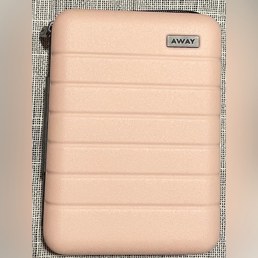 Away Mini Travel Case - Light Pink Excellent Condition.